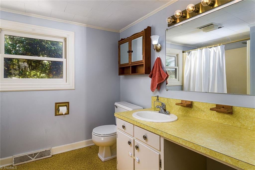 302 Hunt Road Lexington, NC 27292 - Photo 16 of 30 Gallery Image 16