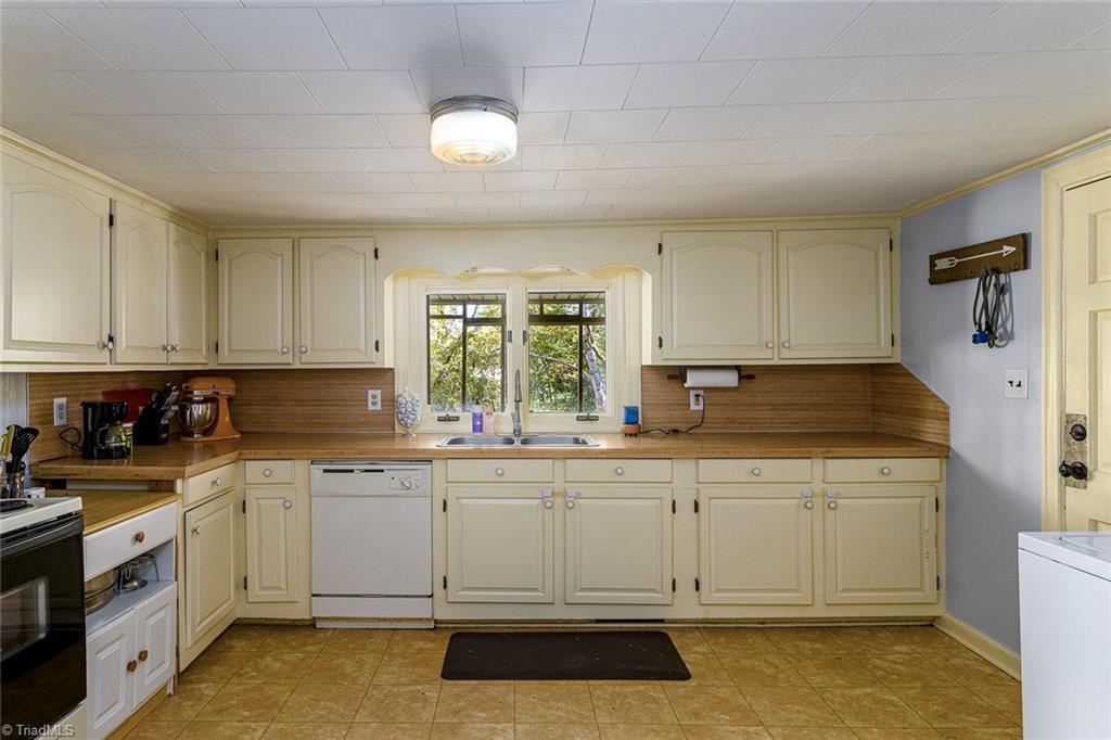 302 Hunt Road Lexington, NC 27292 - Photo 6 of 30 Gallery Image 6