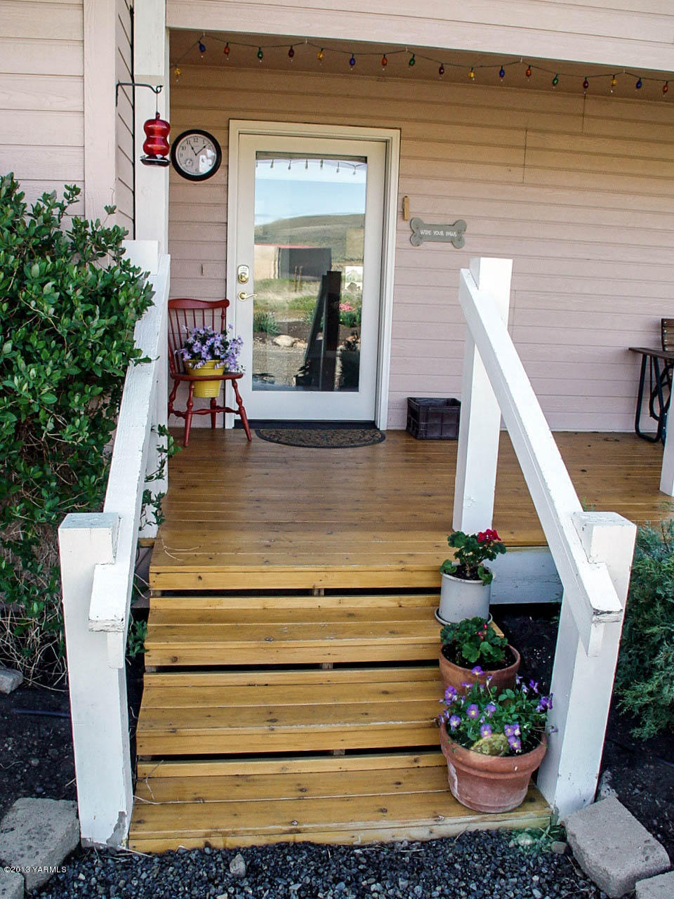 531 Winchester Road Yakima, WA 98908 - Photo 3 of 35 a view of entryway front of house