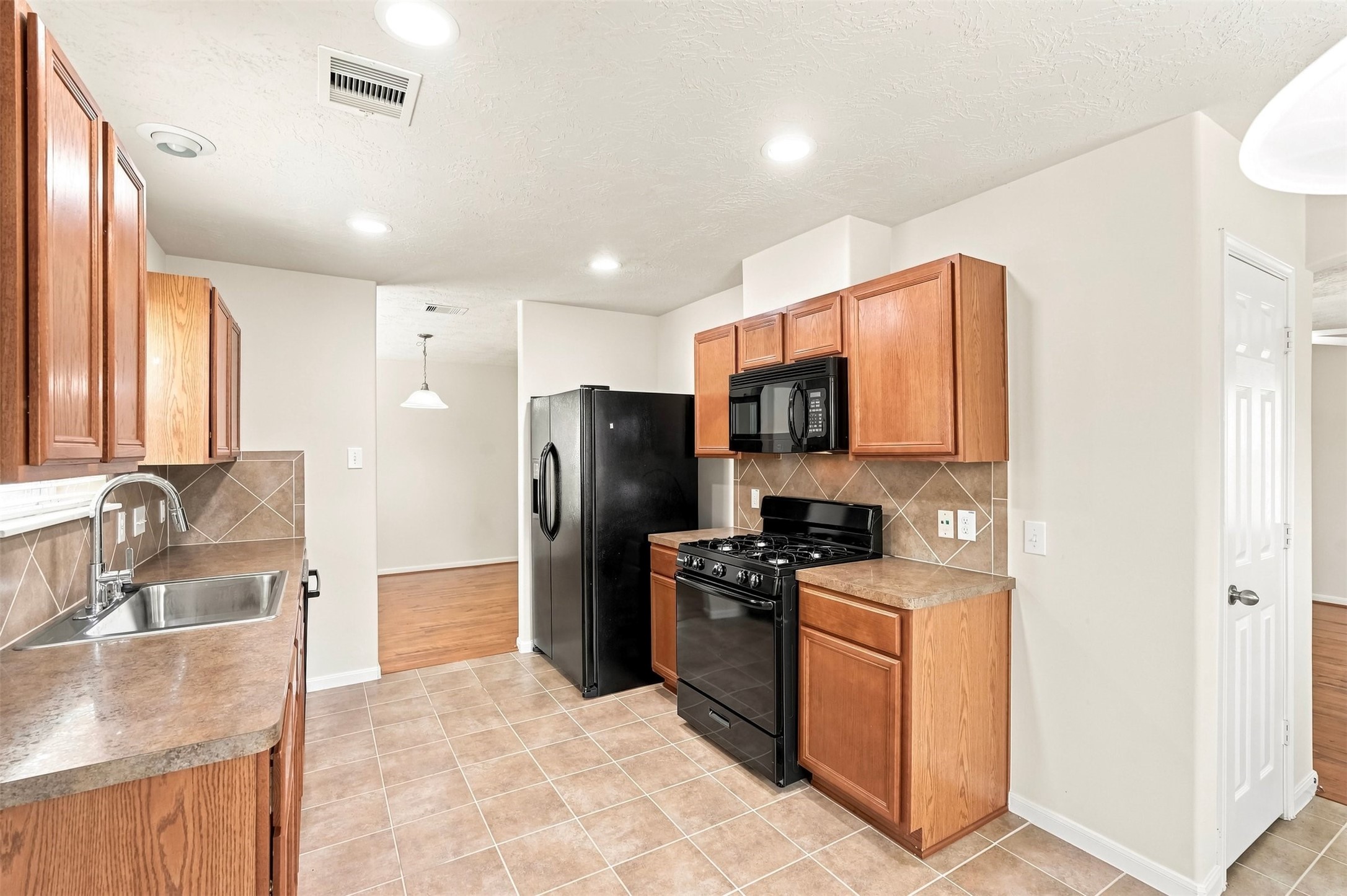 12563 Chiswick Road Houston, TX 77047 - Photo 11 of 24 Gallery Image 11