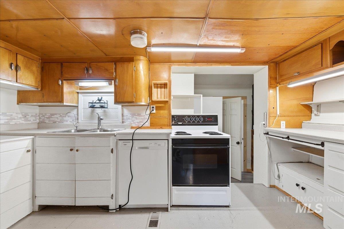 6 Rattlesnake Road Boise, ID 83716 - Photo 13 of 32