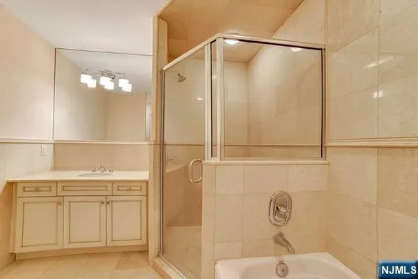 $5,100 | 31 Skymark Court, Unit 31, Upper Saddle River, NJ 07458