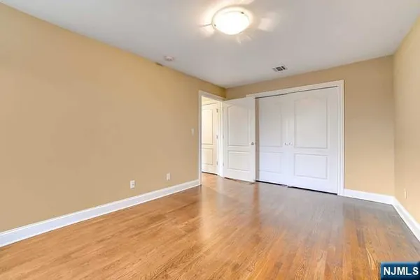 $5,100 | 31 Skymark Court, Unit 31, Upper Saddle River, NJ 07458