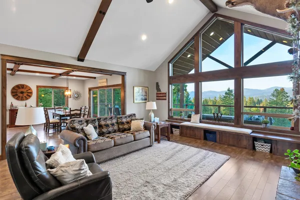 $1,950,000 | 18059 North Advent Lane, Post Falls, ID 83854