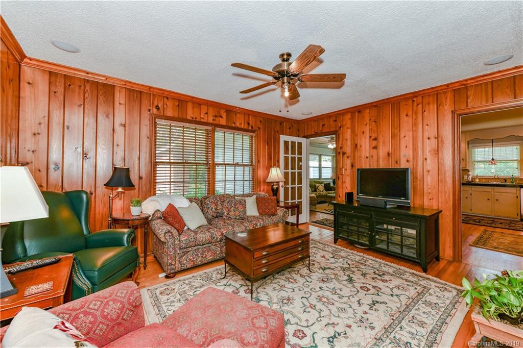 5568 Robinhood Road Charlotte, NC 28211 - Photo 12 of 21 Gallery Image 12