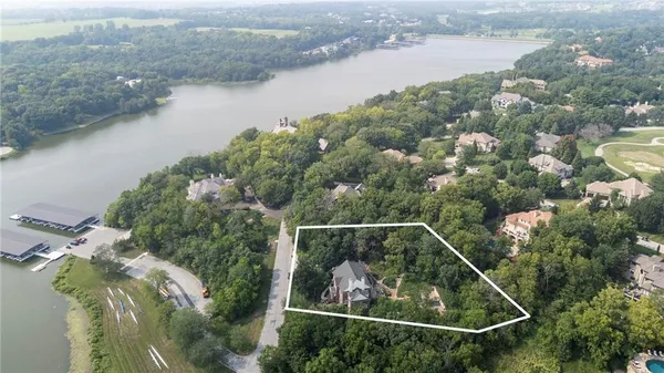 $2,195,000 | 16931 South Highland Ridge Drive, Loch Lloyd, MO 64012
