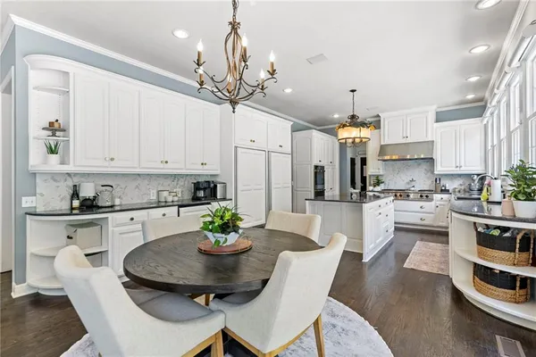 $2,195,000 | 16931 South Highland Ridge Drive, Loch Lloyd, MO 64012