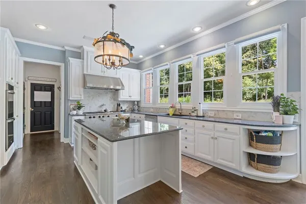 $2,195,000 | 16931 South Highland Ridge Drive, Loch Lloyd, MO 64012