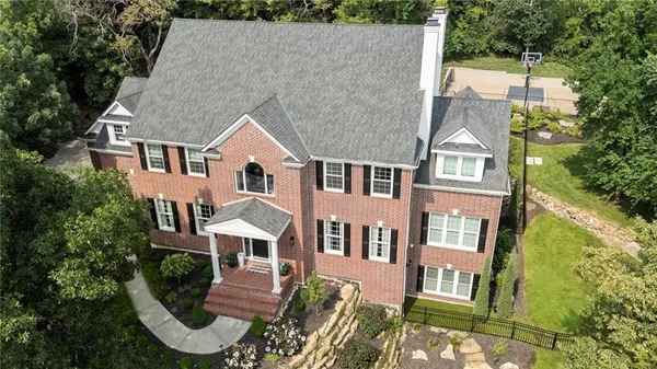 $2,195,000 | 16931 South Highland Ridge Drive, Loch Lloyd, MO 64012