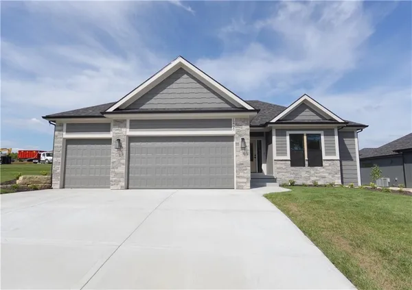 $674,900 | 12720 North Larkspur Ln., Platte City, MO 64079