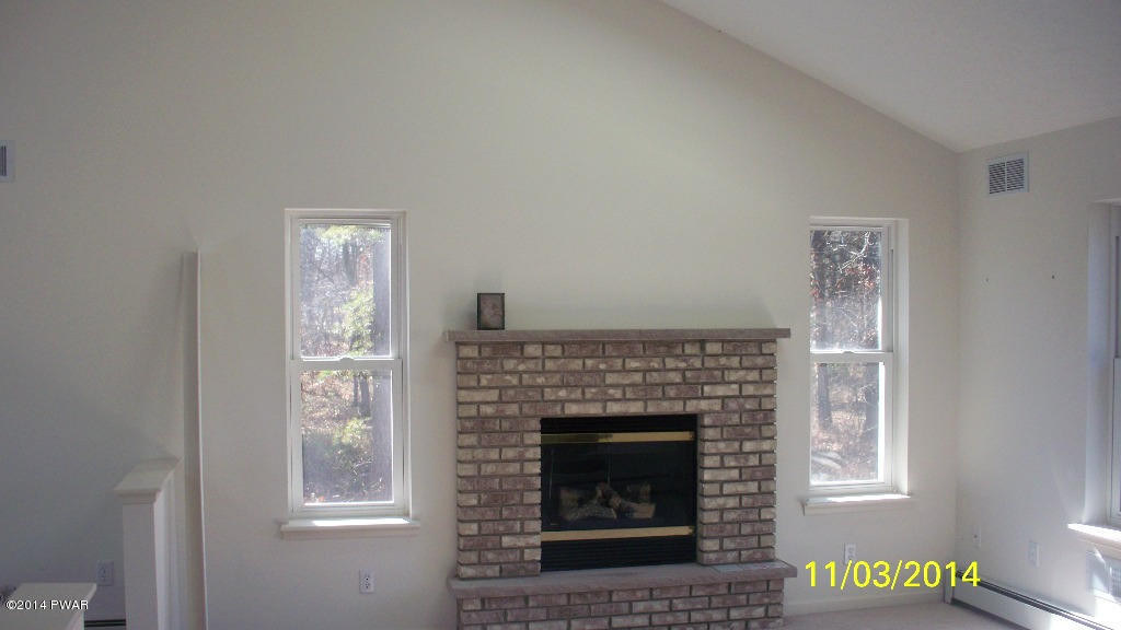 411 Shadblow Road Pocono Summit, PA 18346 - Photo 6 of 10