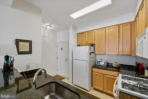 $325,000 | 310 High Gables Drive, Unit 307, Gaithersburg, MD 20878