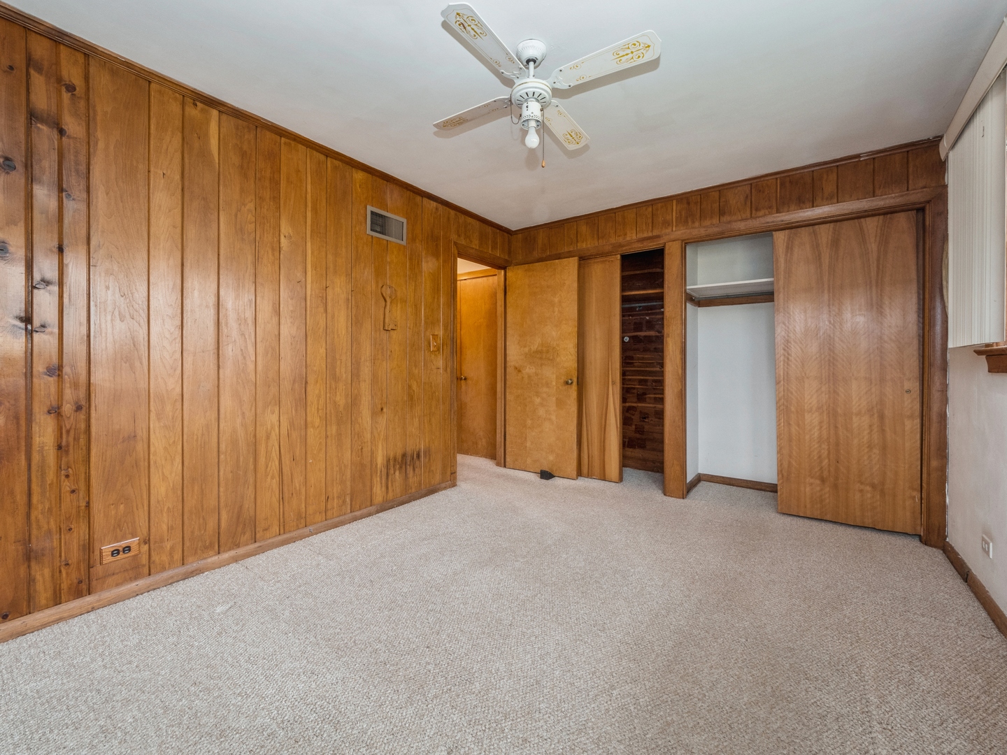 1762 West Palatine Road Palatine, IL 60067 - Photo 11 of 13 a view of a livingroom with a chandelier fan