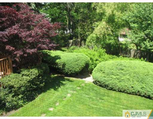 35 Whitehall Road East Brunswick, NJ 08816 - Photo 8 of 10 Gallery Image 8