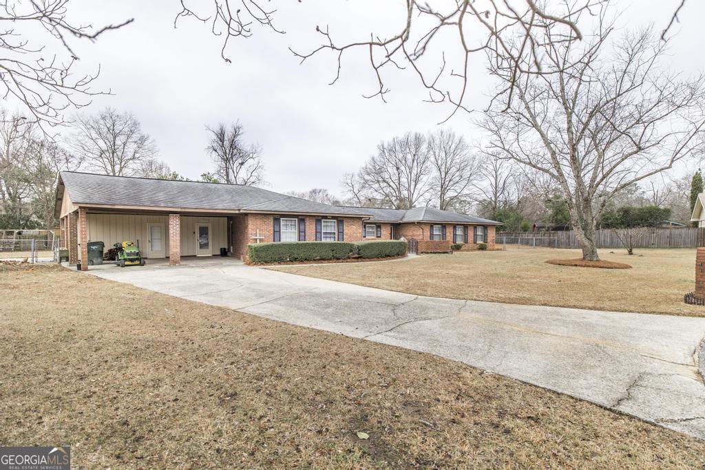 110 Mitchell Court Warner Robins, GA 31093 - Photo 2 of 38