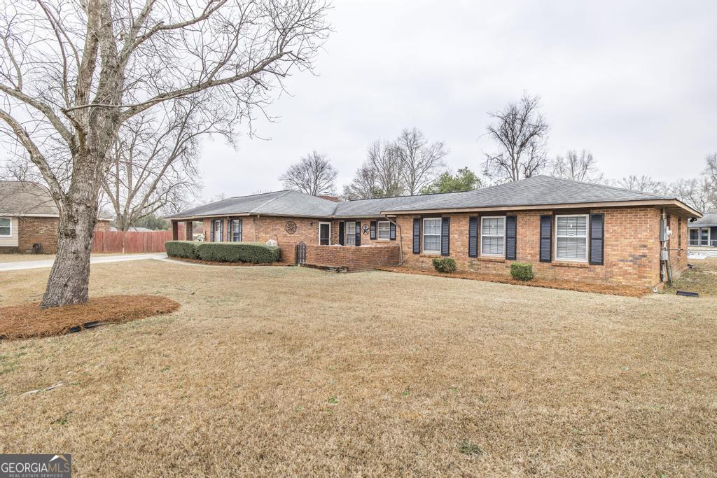 110 Mitchell Court Warner Robins, GA 31093 - Photo 3 of 38