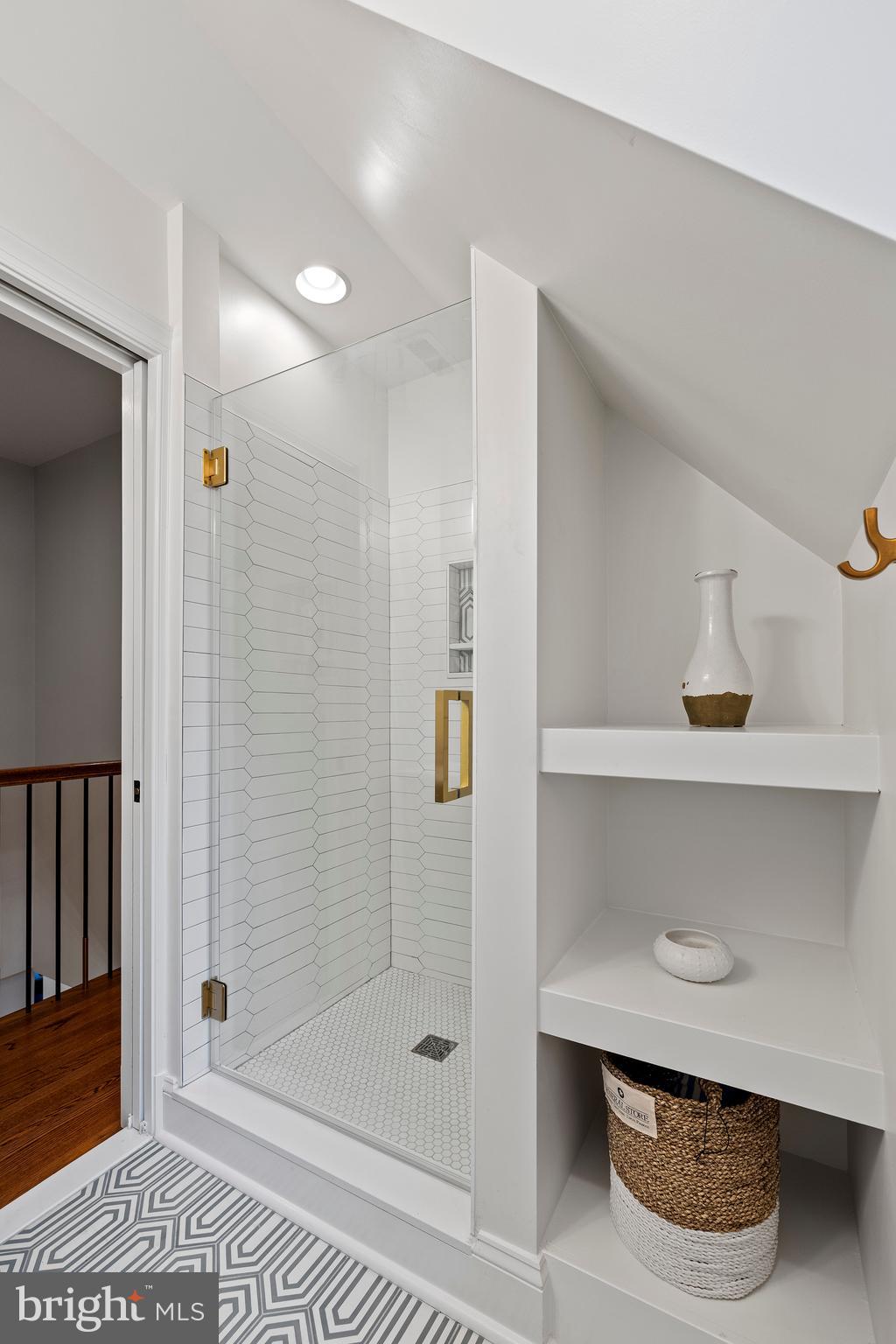 1003 Wagner Road Towson, MD 21204 - Photo 35 of 58 Hall Bath 2