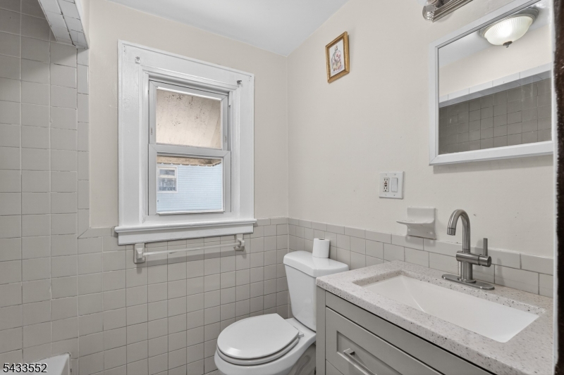 1231 Union Street Linden, NJ 07036 - Photo 8 of 32