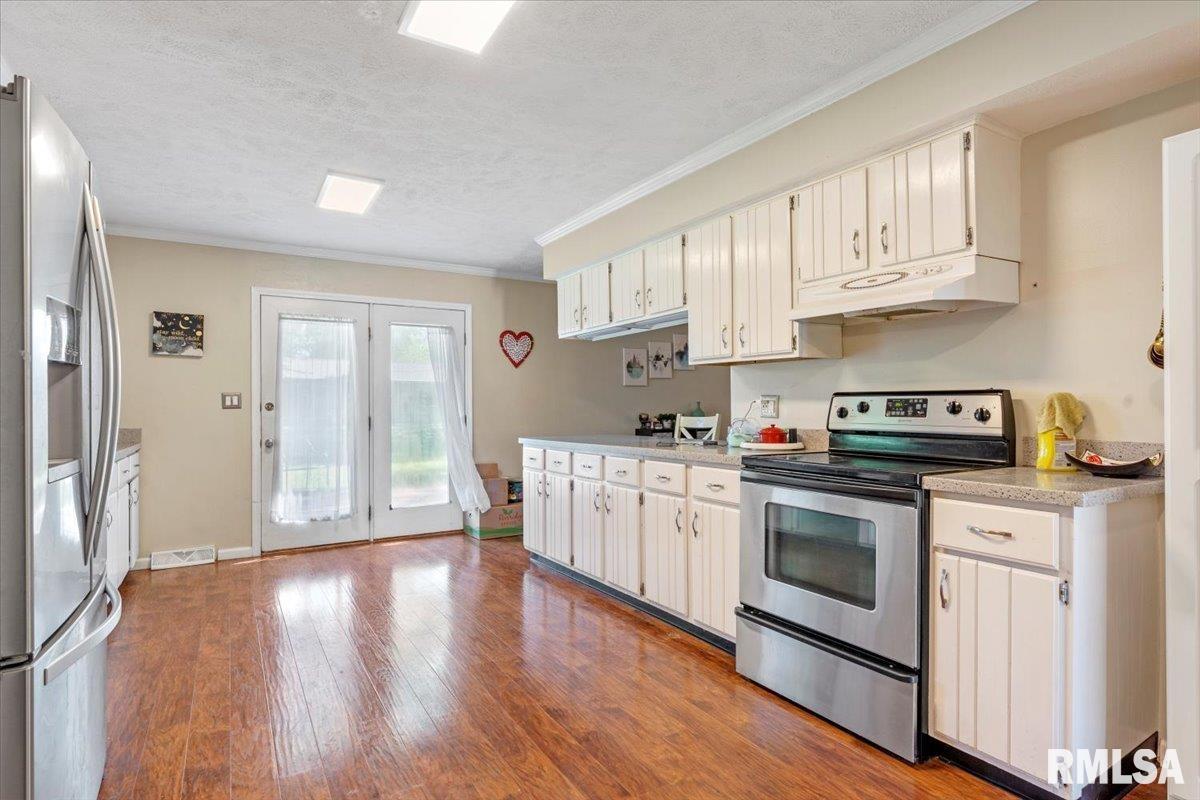 68 Marchelle Avenue Springfield, IL 62702 - Photo 9 of 28 Gallery Image 9