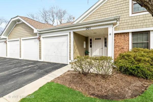 $2,850 | 261 Driftwood Lane, Unit A2, Schaumburg, IL 60193