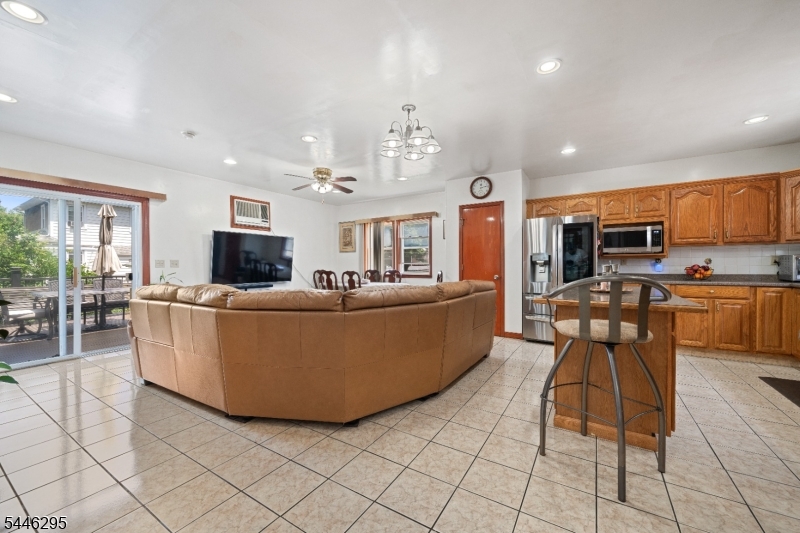 22 George Street Clifton, NJ 07011 - Photo 12 of 25