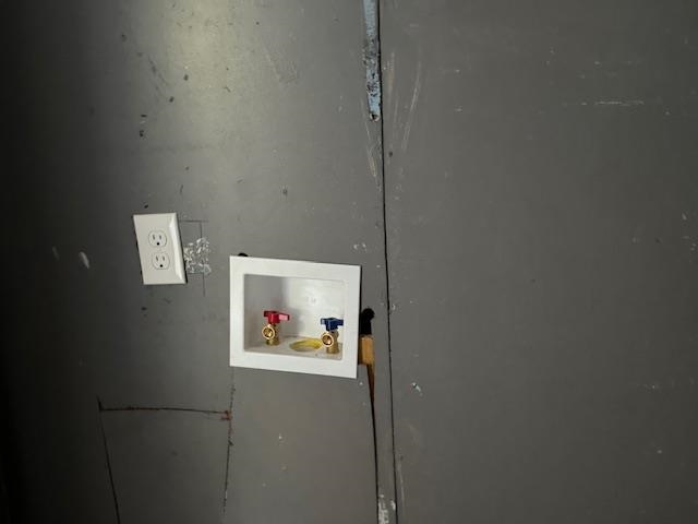 177 Modder Avenue Memphis, TN 38109 - Photo 12 of 16 a picture of refrigerator in a kitchen