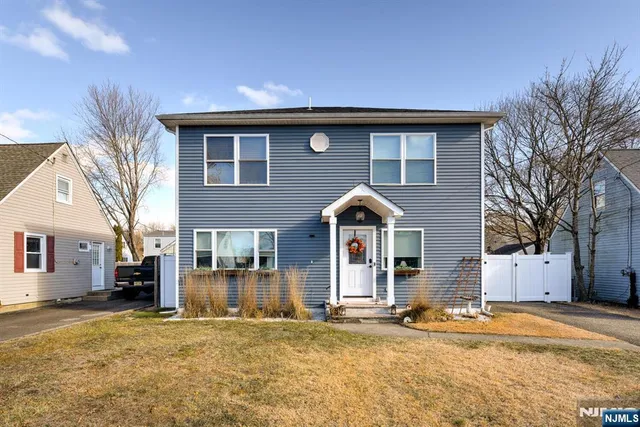 $579,000 | 86 Burnside Place, Wanaque, NJ 07420