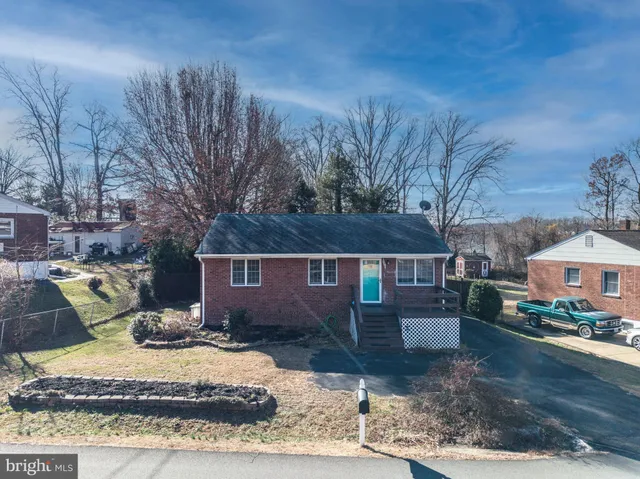 $450,000 | 15910 Crest Drive, Woodbridge, VA 22191