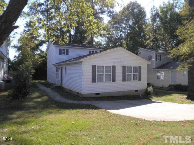 $2,700 | 3127 Woods Place, Raleigh, NC 27607