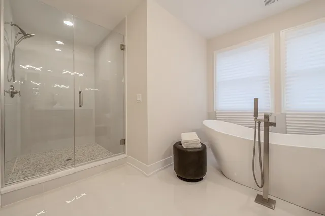 $979,000 | 5311 West Belle Plaine Avenue, Chicago, IL 60641