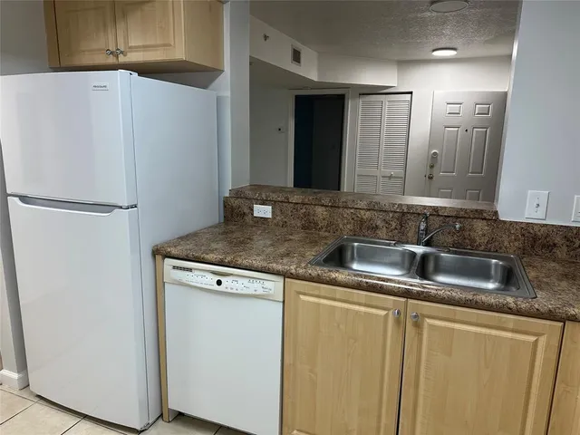 $2,150 | 529 East Sheridan Street, Unit 108, Dania Beach, FL 33004