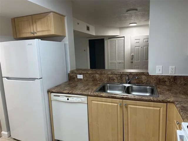 $2,150 | 529 East Sheridan Street, Unit 108, Dania Beach, FL 33004