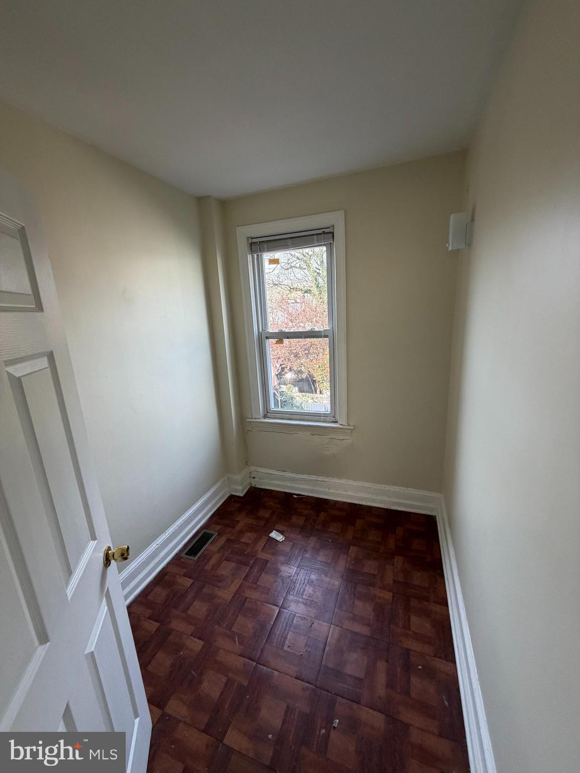 130 16th Street Northeast Washington, DC 20002 - Photo 14 of 24 an empty room with windows