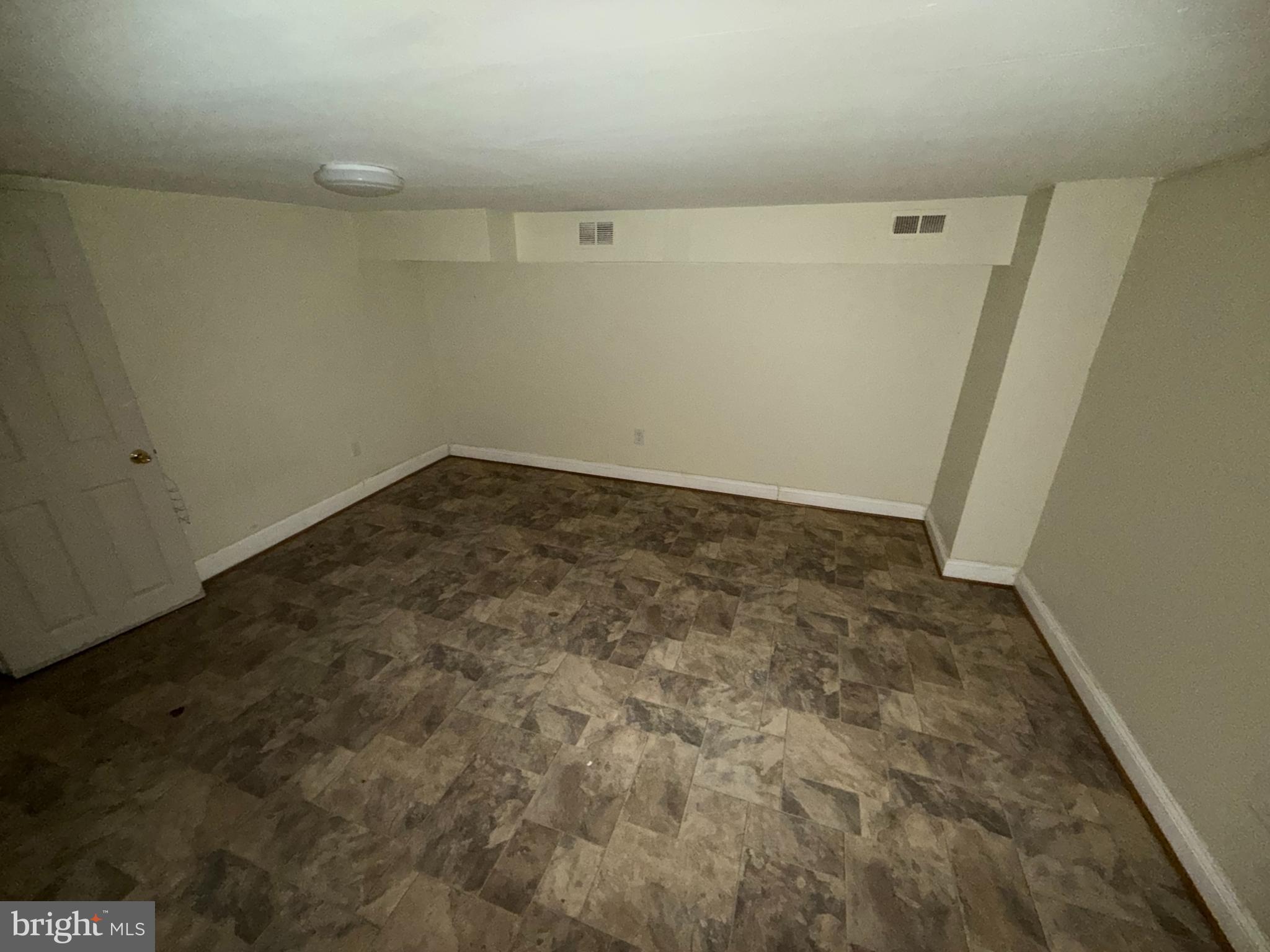 130 16th Street Northeast Washington, DC 20002 - Photo 17 of 24 a view of room