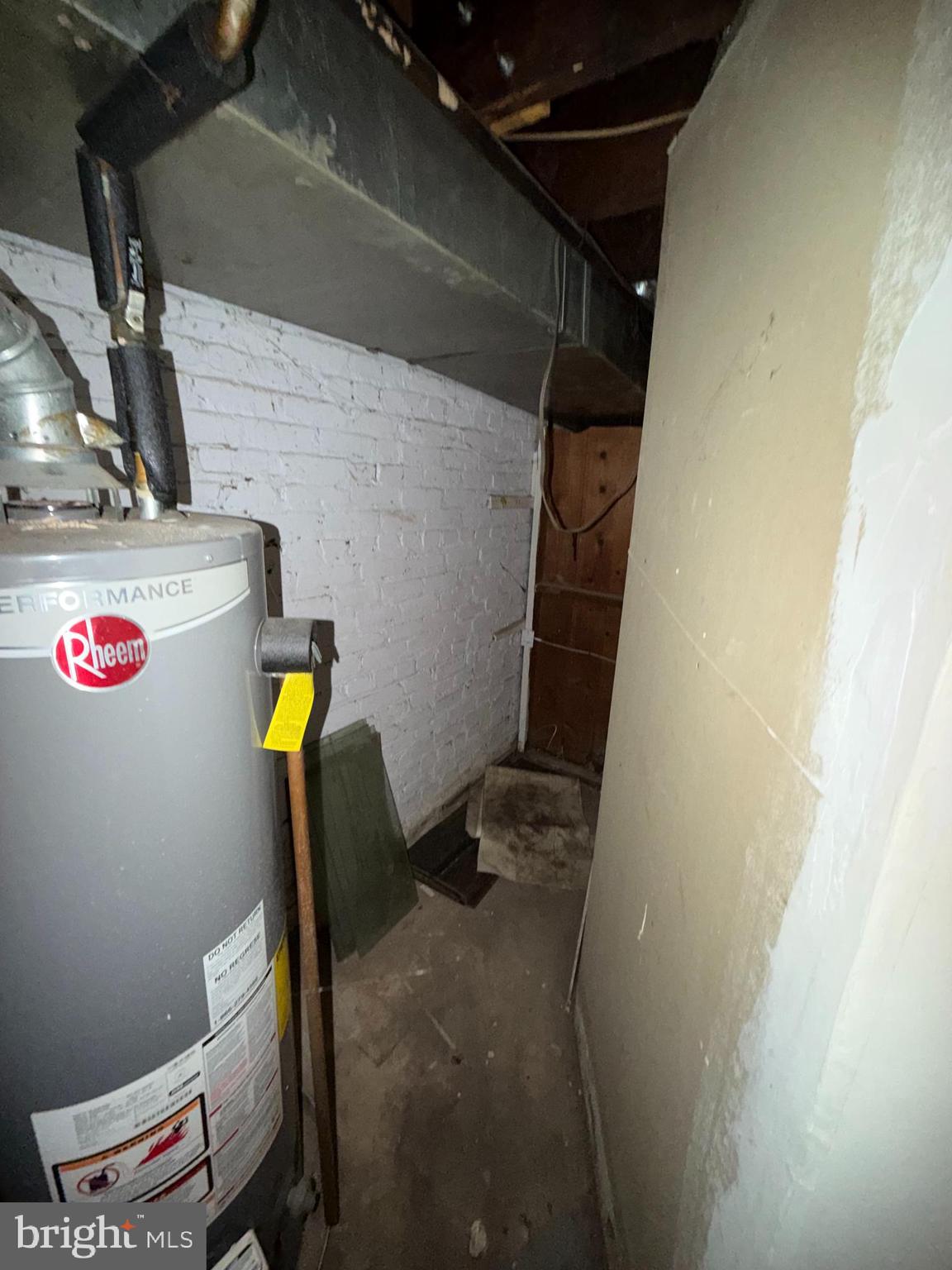 130 16th Street Northeast Washington, DC 20002 - Photo 20 of 24 a view of bathroom