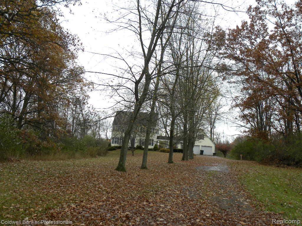 1597 Sexton Road Howell, MI 48843 - Photo 8 of 24 SEXTON 1597 FRONT.jpg