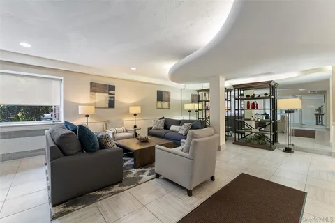 $298,000 | 609 Palmer Road, Unit 7C, Yonkers, NY 10701
