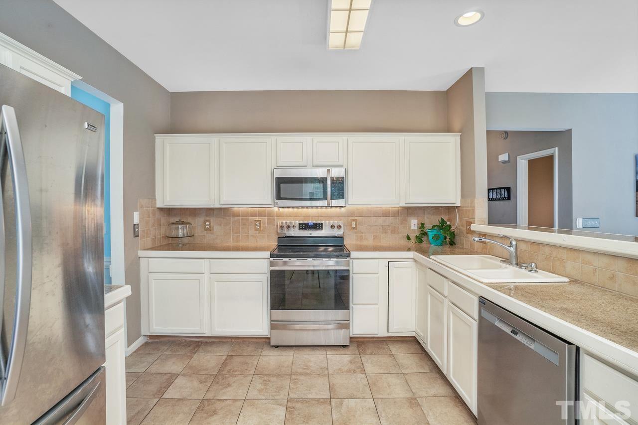 3237 Forest Mill Circle Raleigh, NC 27616 - Photo 9 of 30