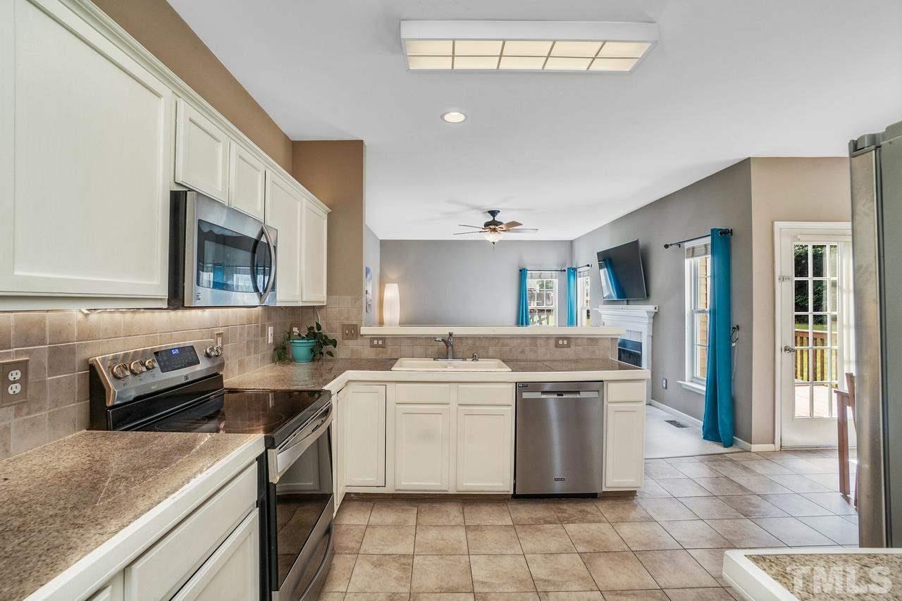 3237 Forest Mill Circle Raleigh, NC 27616 - Photo 10 of 30