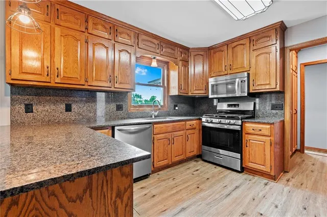 $499,900 | 19707 East State Route, Archie, MO 64725