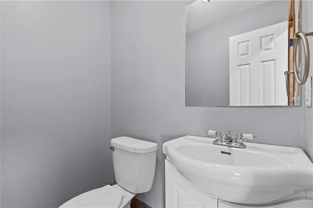 $499,900 | 19707 East State Route, Archie, MO 64725