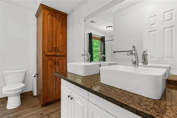 $499,900 | 19707 East State Route, Archie, MO 64725