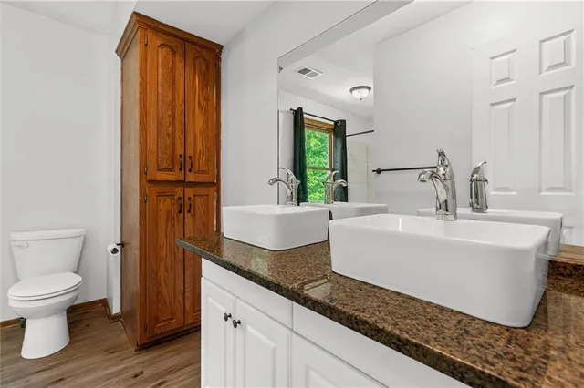 $499,900 | 19707 East State Route, Archie, MO 64725