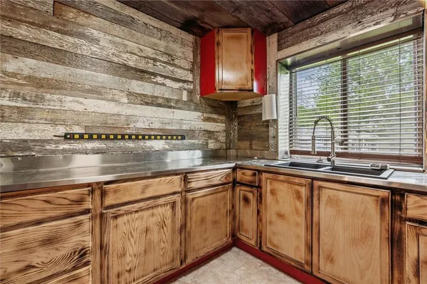 $499,900 | 19707 East State Route, Archie, MO 64725