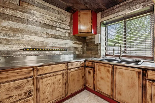 $499,900 | 19707 East State Route, Archie, MO 64725