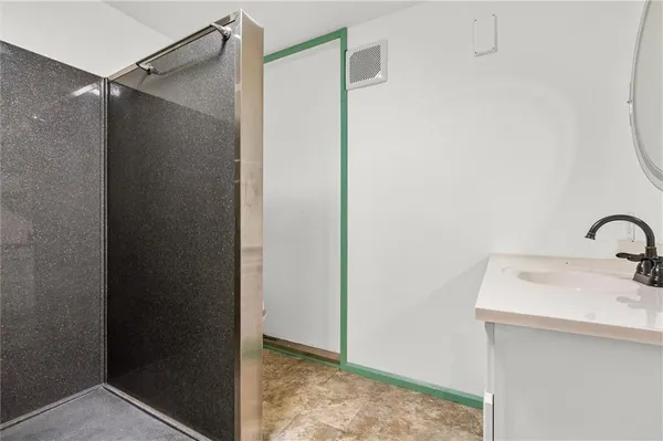 $499,900 | 19707 East State Route, Archie, MO 64725