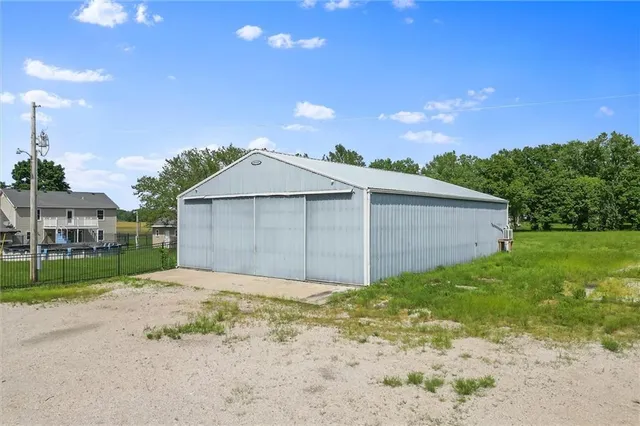 $499,900 | 19707 East State Route, Archie, MO 64725