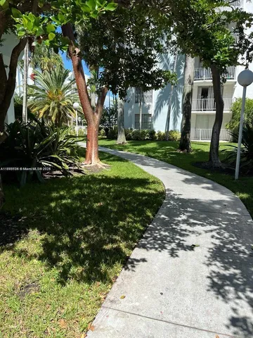 $1,500 | 496 Northwest 165th Street, Unit D311, Miami, FL 33169