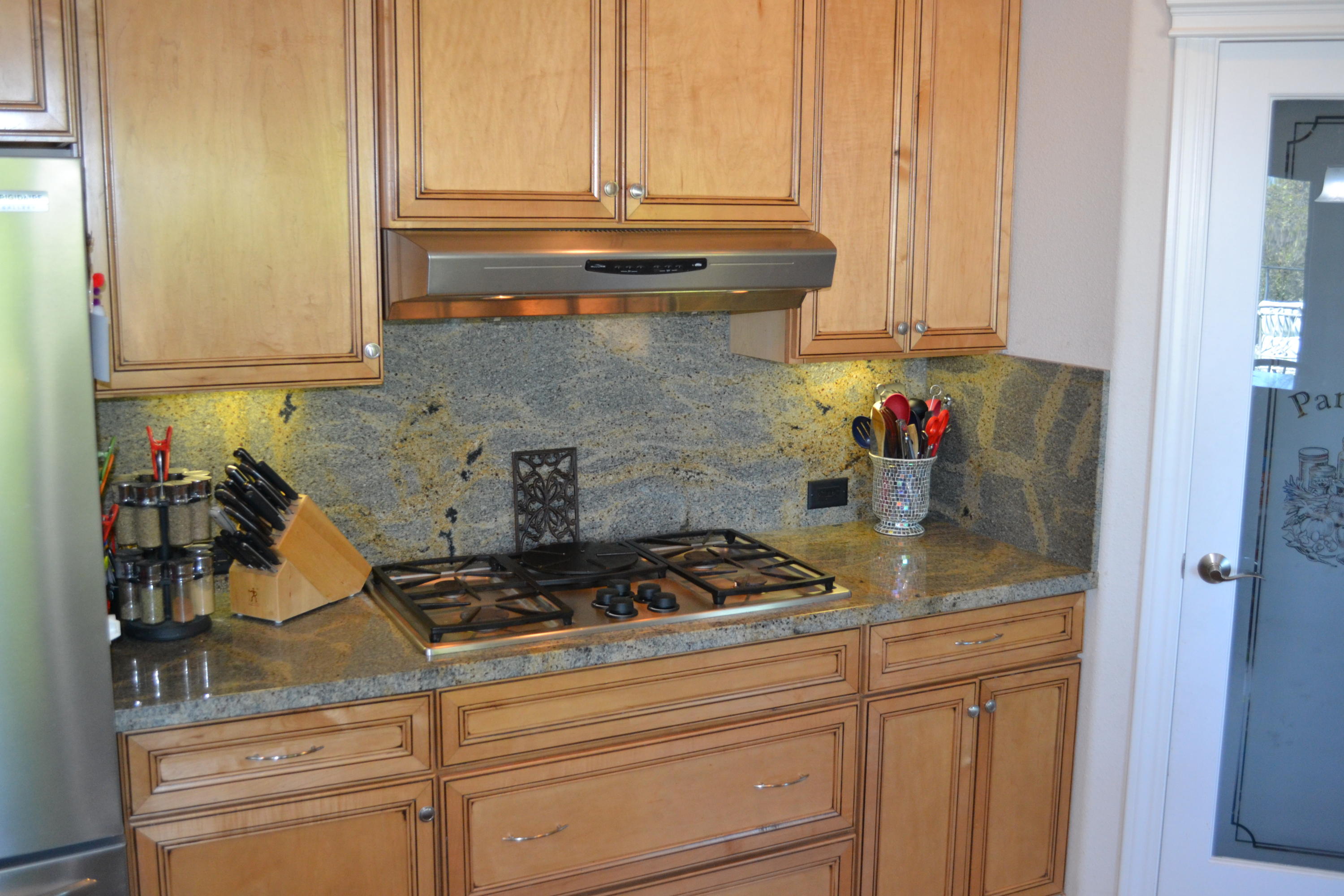 2102 Tarmac Road Redding, CA 96003 - Photo 15 of 50 5 Burner Stove
