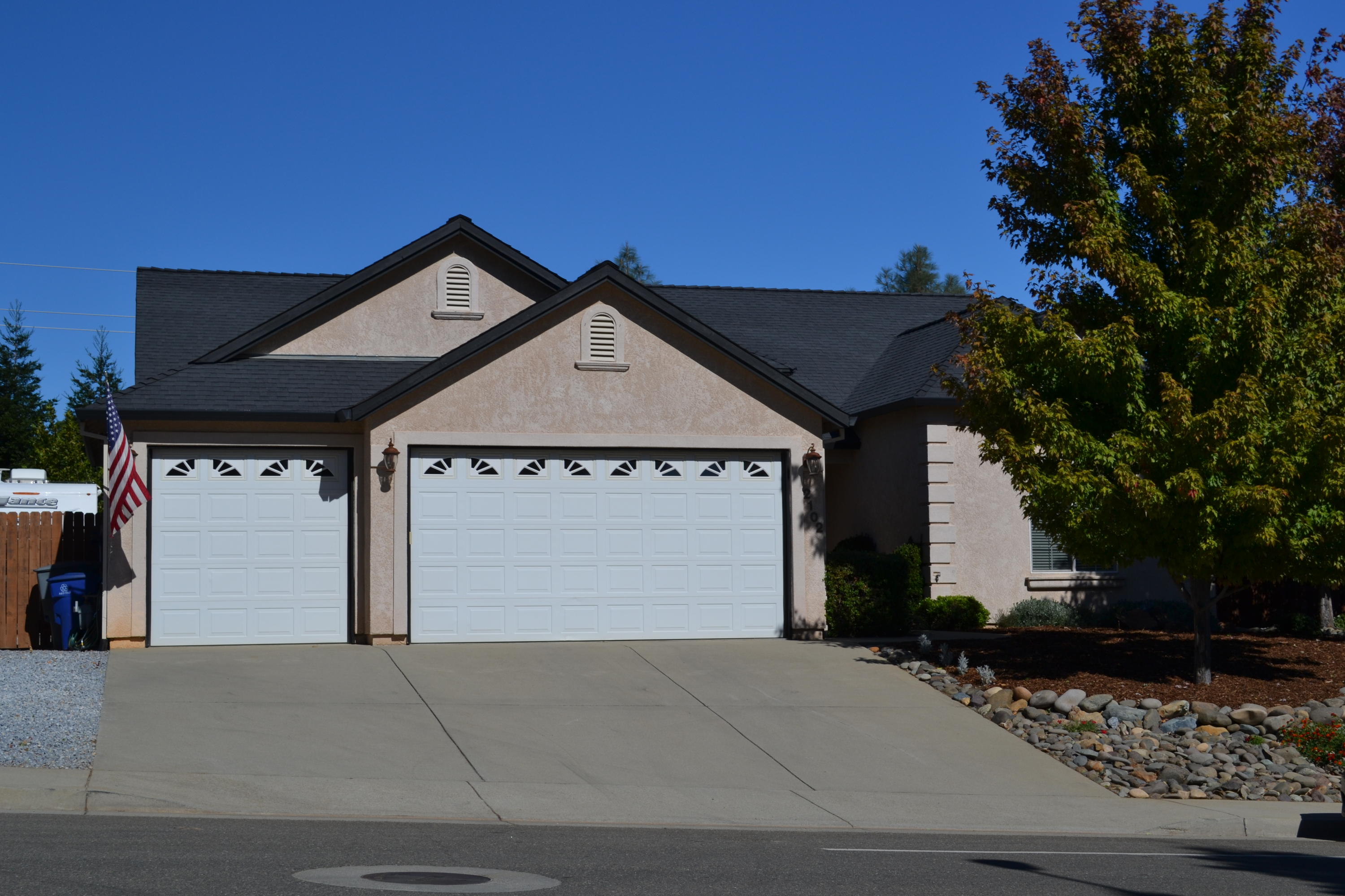2102 Tarmac Road Redding, CA 96003 - Photo 47 of 50 3 Car Garage